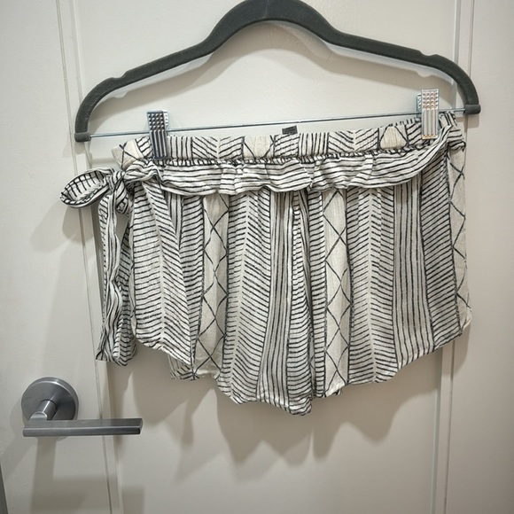 Amuse Society bohemian Shorts Size EU 38 - Picture 3 of 3